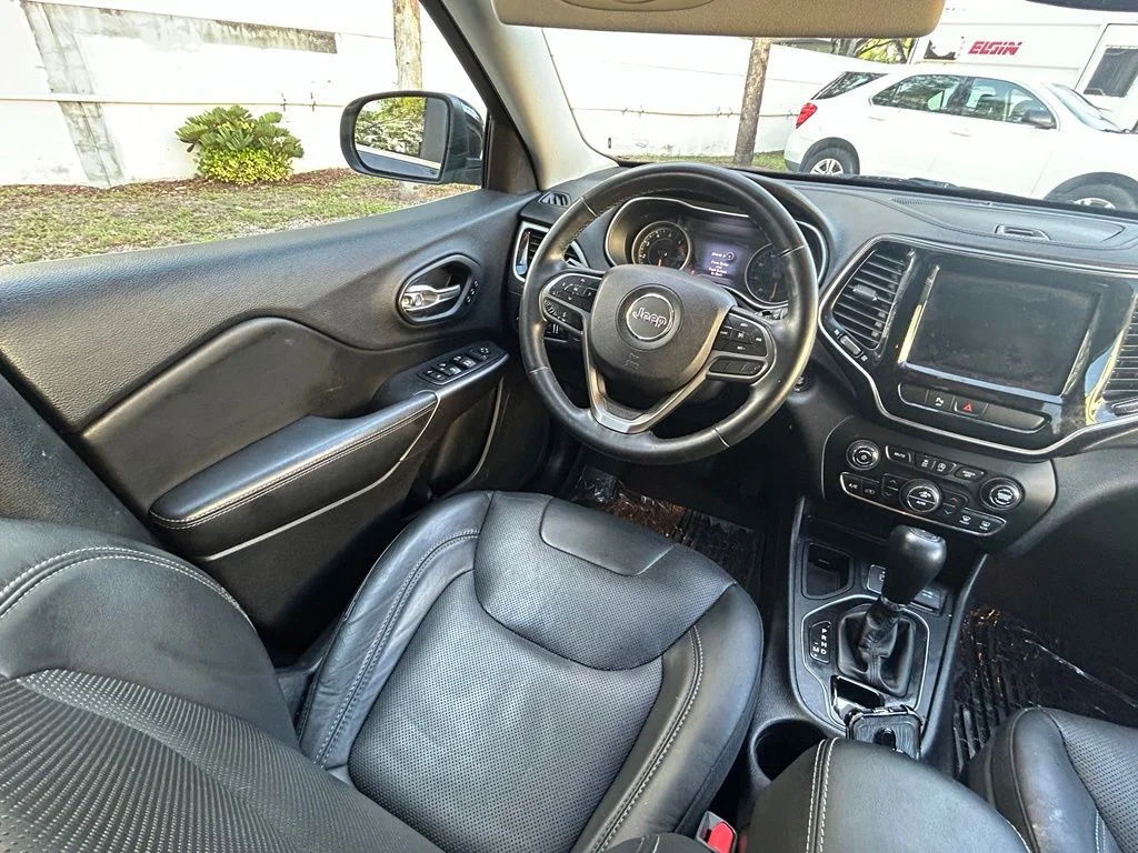 Used 2019 Black Jeep Limited image 10