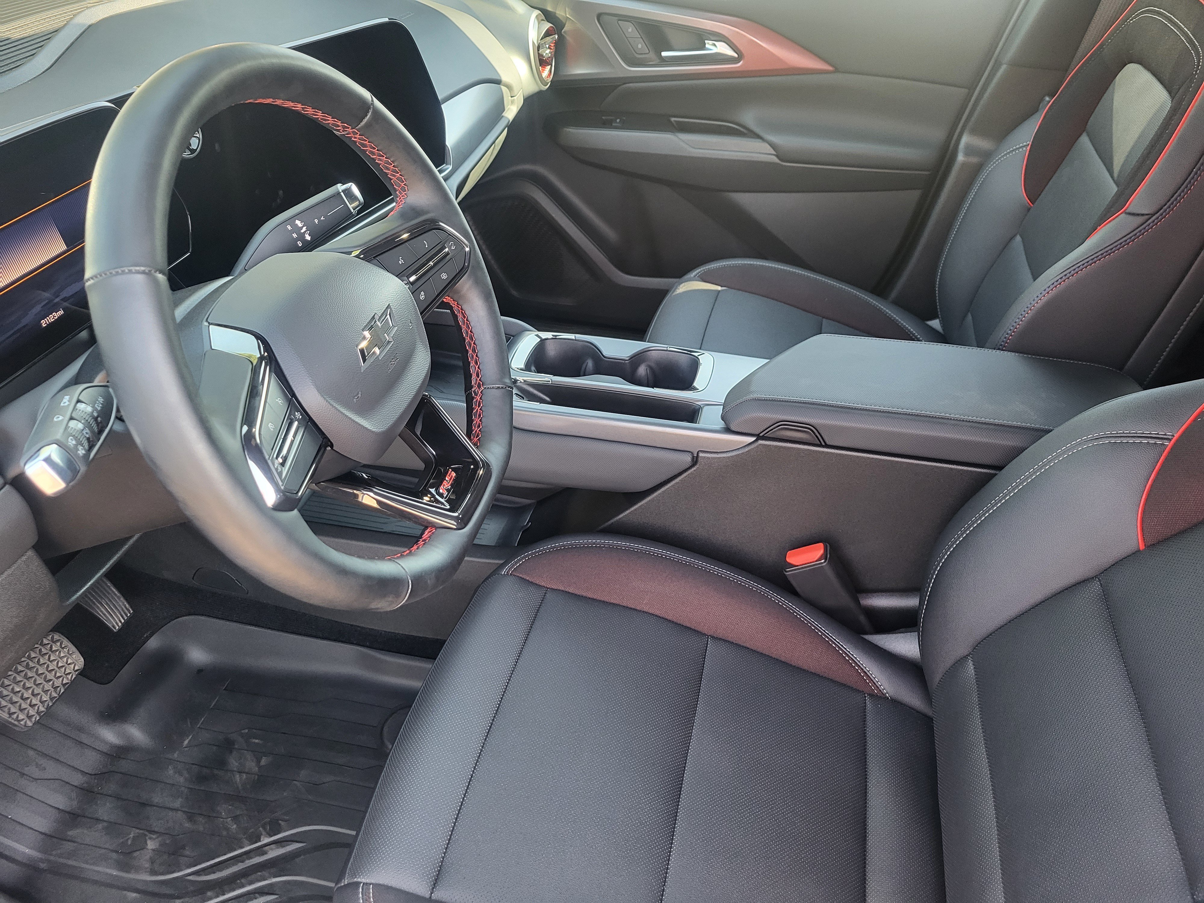 2025 Chevrolet Equinox EV RS - Photo 12