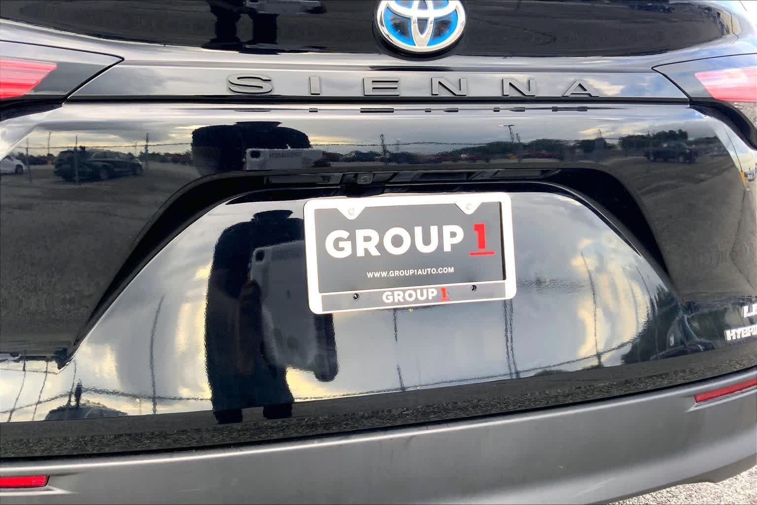Used 2022 Midnight Black Metallic Toyota LE image 10