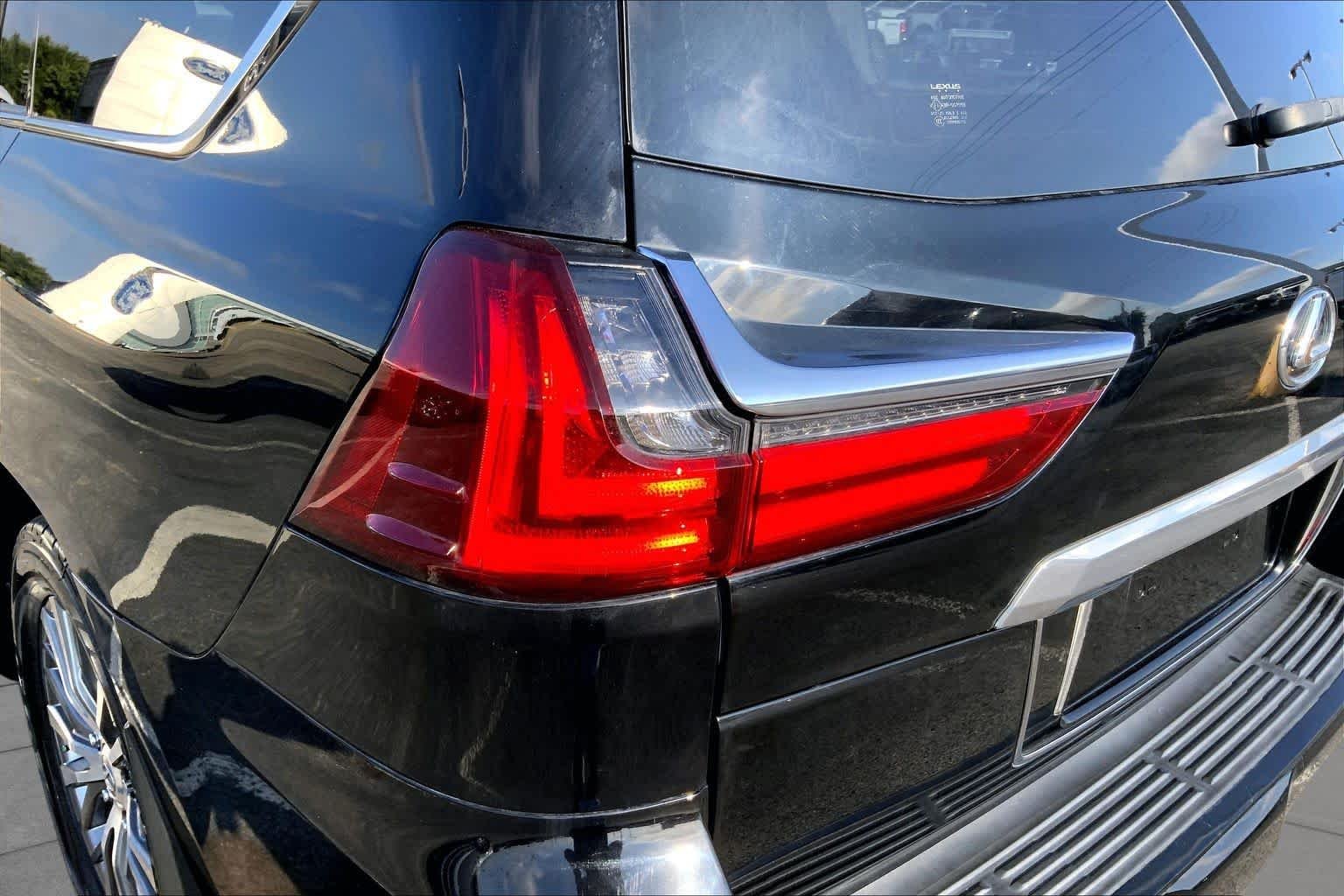 Certified Used 2019 Black Onyx Lexus  image 26