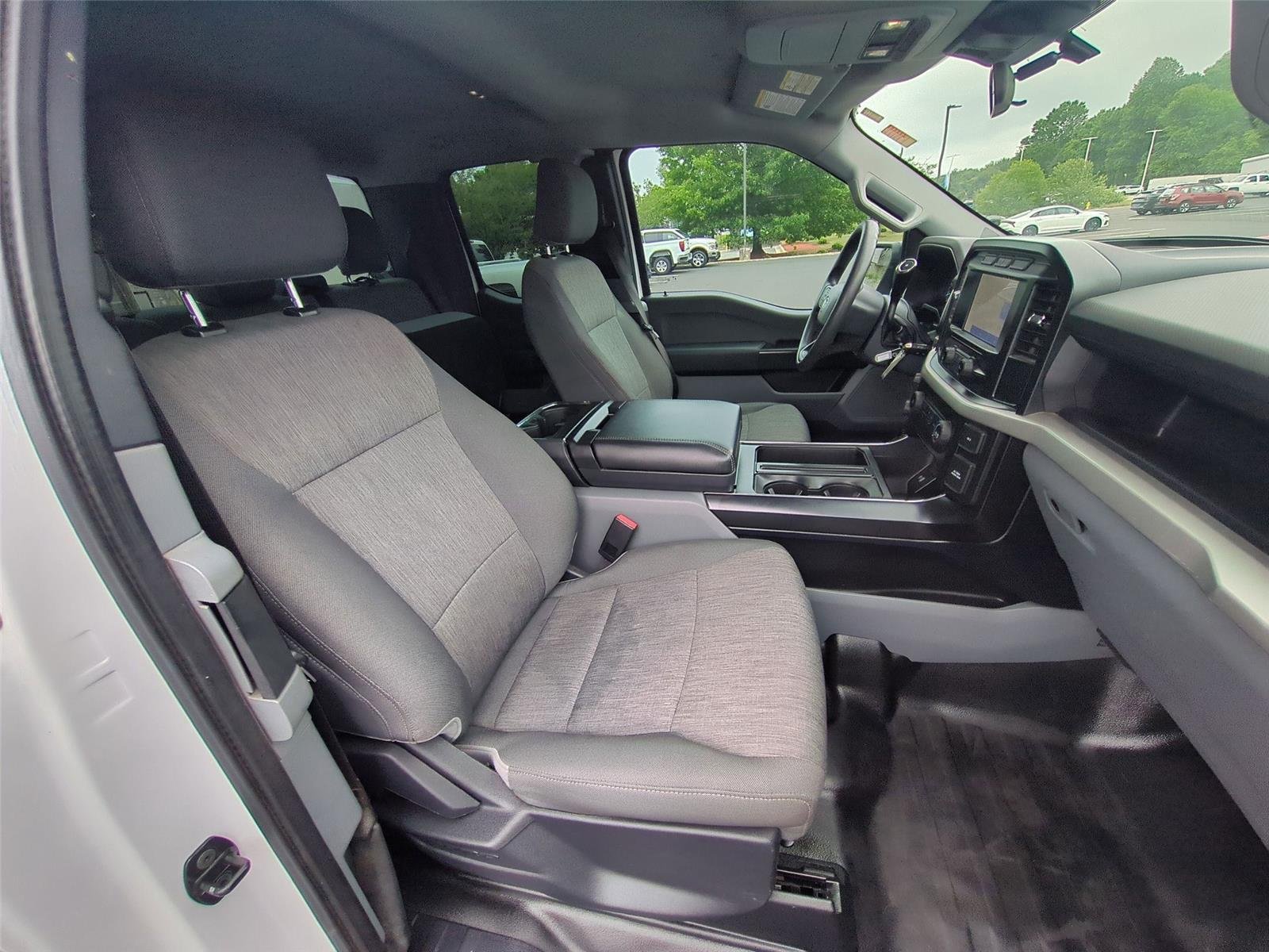 Used 2022 Oxford White Ford XL image 46