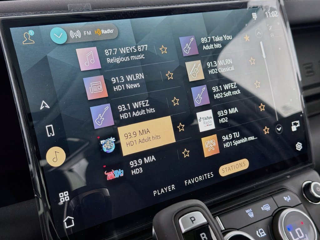 New 2026 Santorini Black Land Rover S image 15