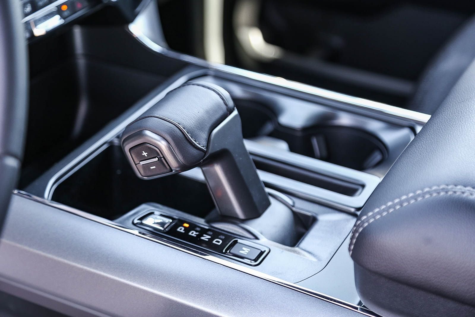 New 2026 Carbonized Gray Metallic Ford XLT image 23