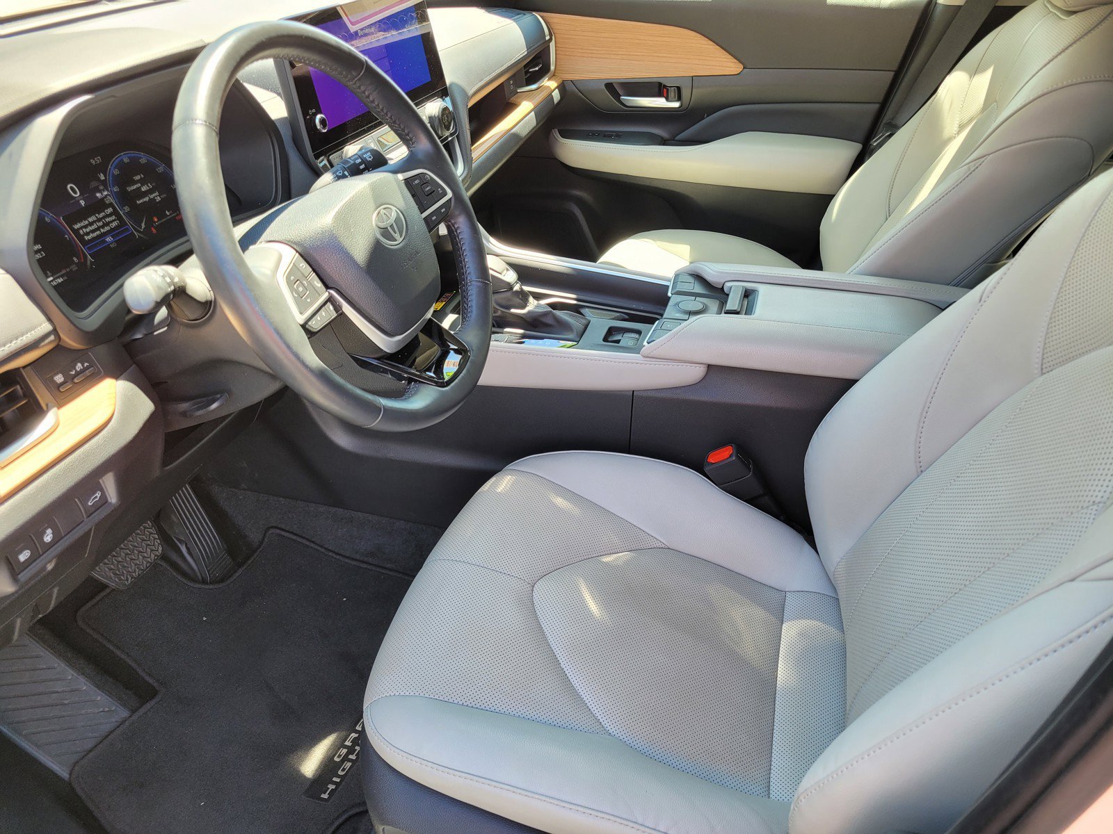 Certified Used 2024 White Toyota  image 16