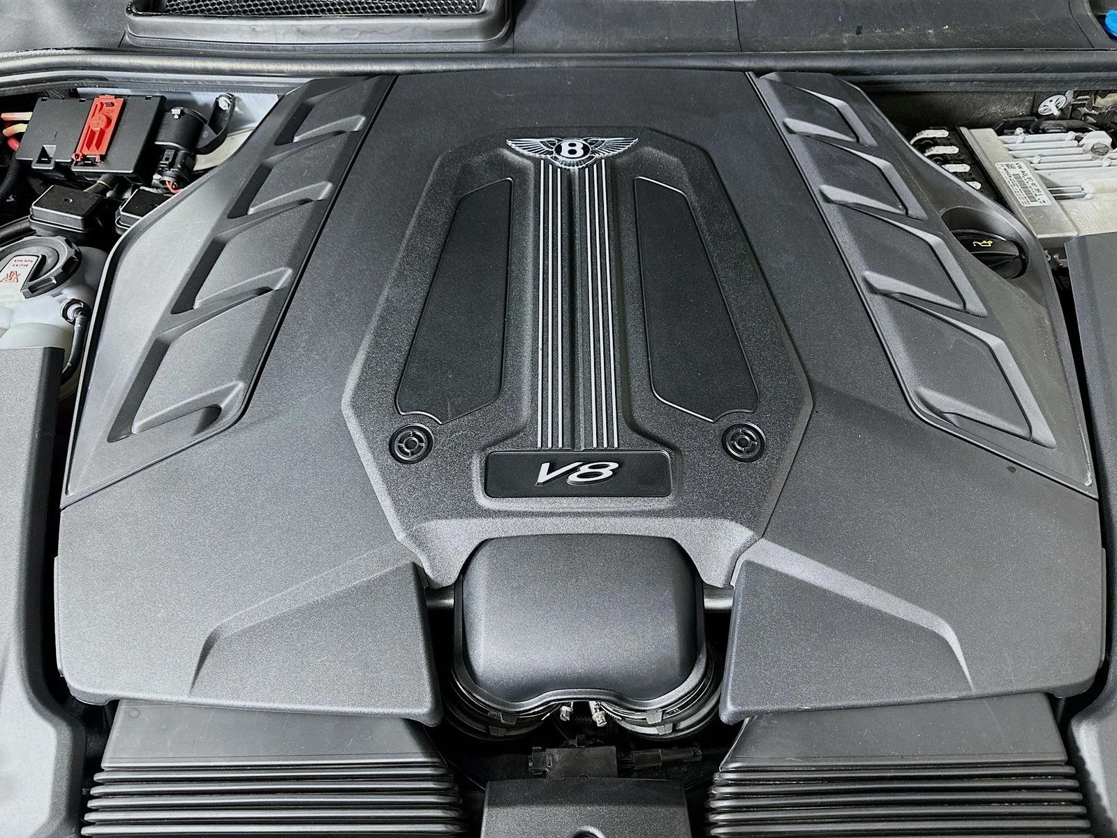 Used 2022 Black Bentley  image 41