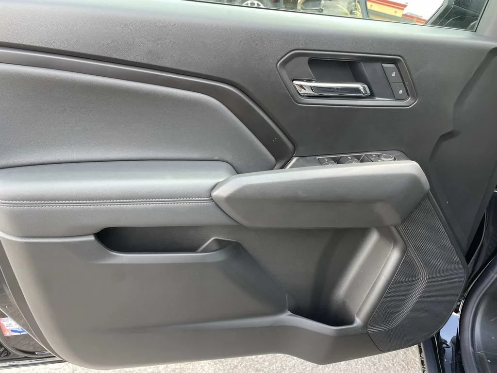 New 2026 Onyx Black GMC Elevation image 18