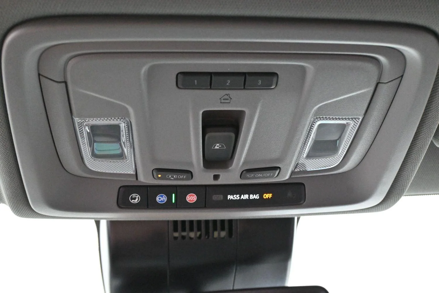 Used 2025 Onyx Black GMC Denali image 30