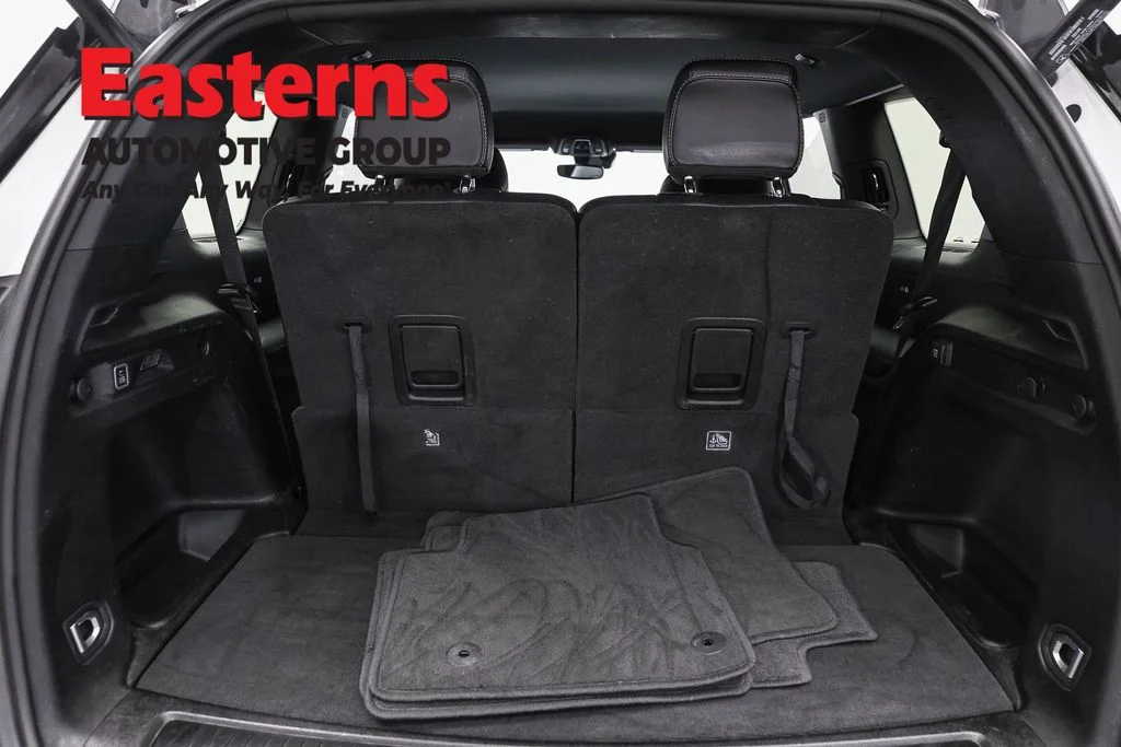 Used 2023 White Jeep Altitude image 9