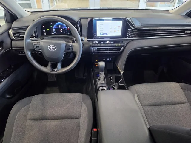 Used 2025  Toyota LE image 21