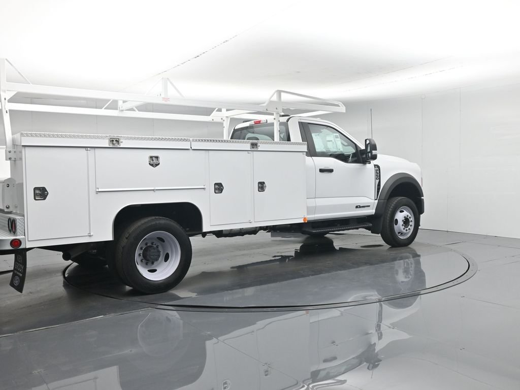 2025 Ford F-550 Super Duty Chassis Cab XL - Photo 32