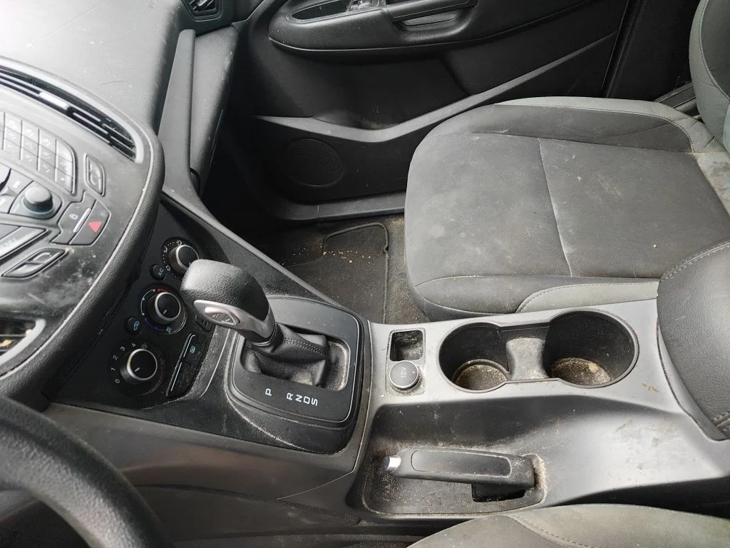 Used 2015 White Ford S image 11
