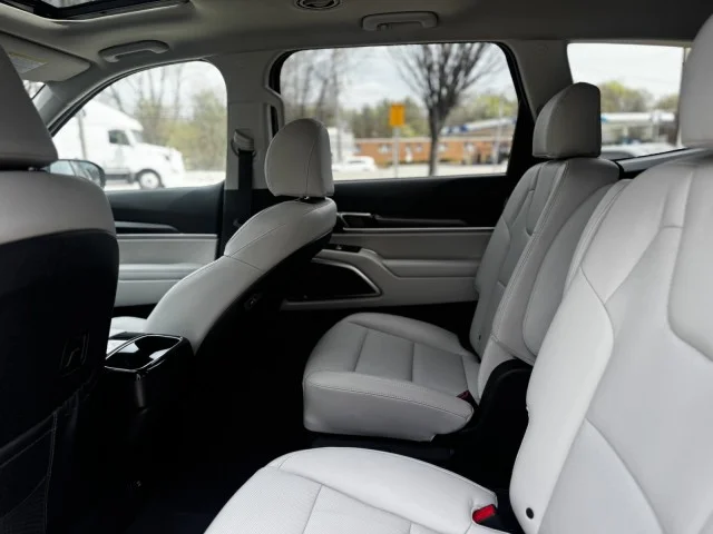 2023 Kia Telluride S - Photo 12