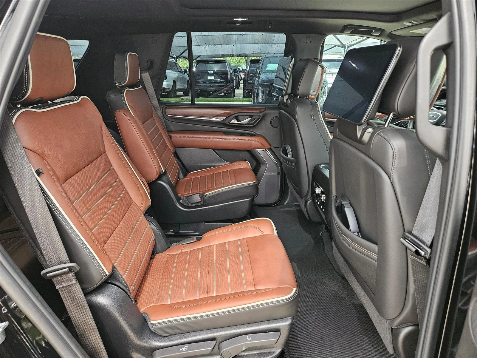 Used 2024 Onyx Black GMC Denali Ultimate image 27