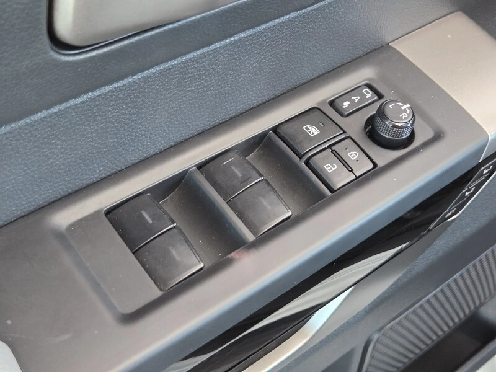 Used 2024 Wind Chill Pearl Toyota Limited Hybrid image 24