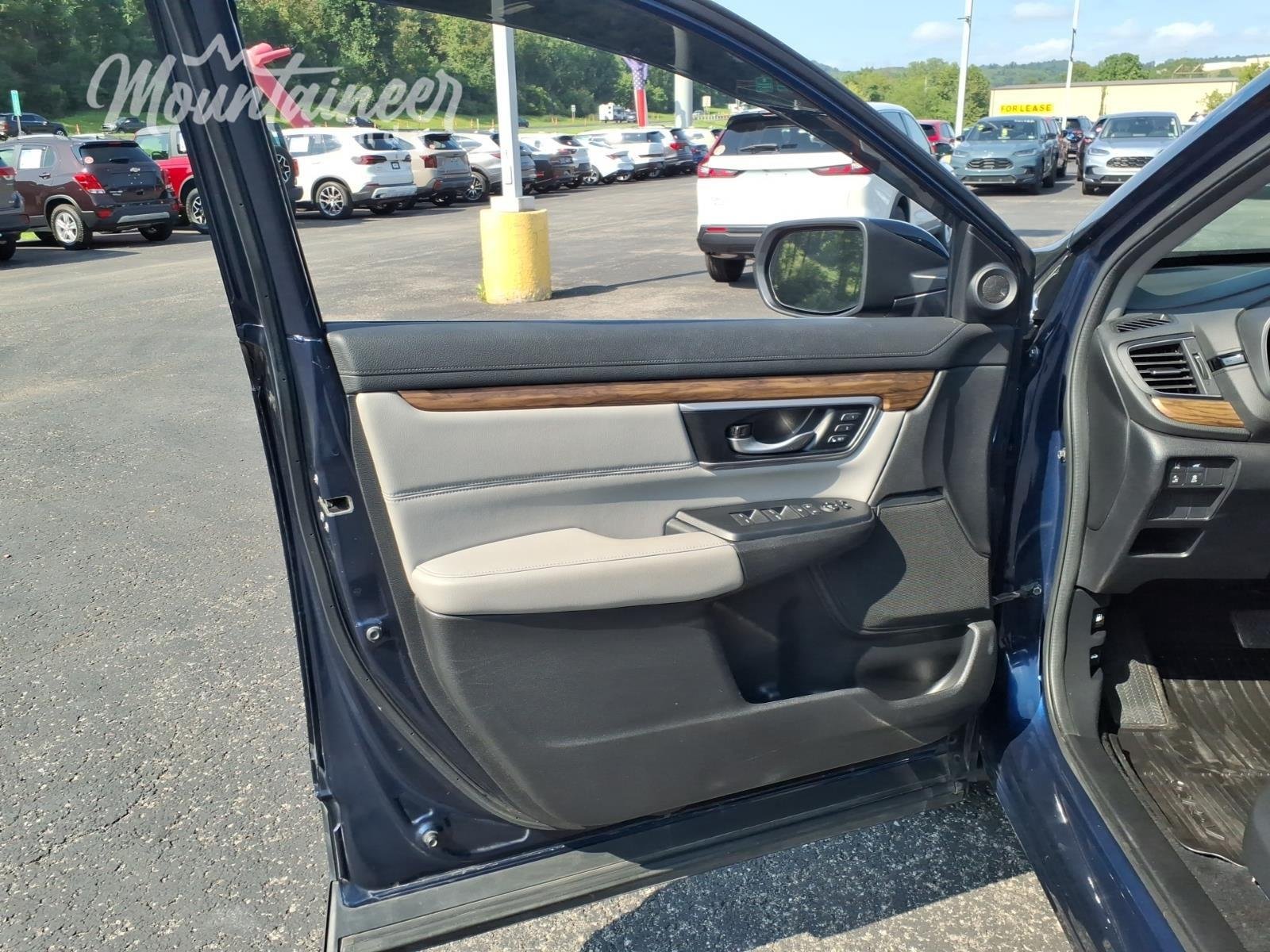 Used 2018 Obsidian Blue Pearl Honda EX-L image 13