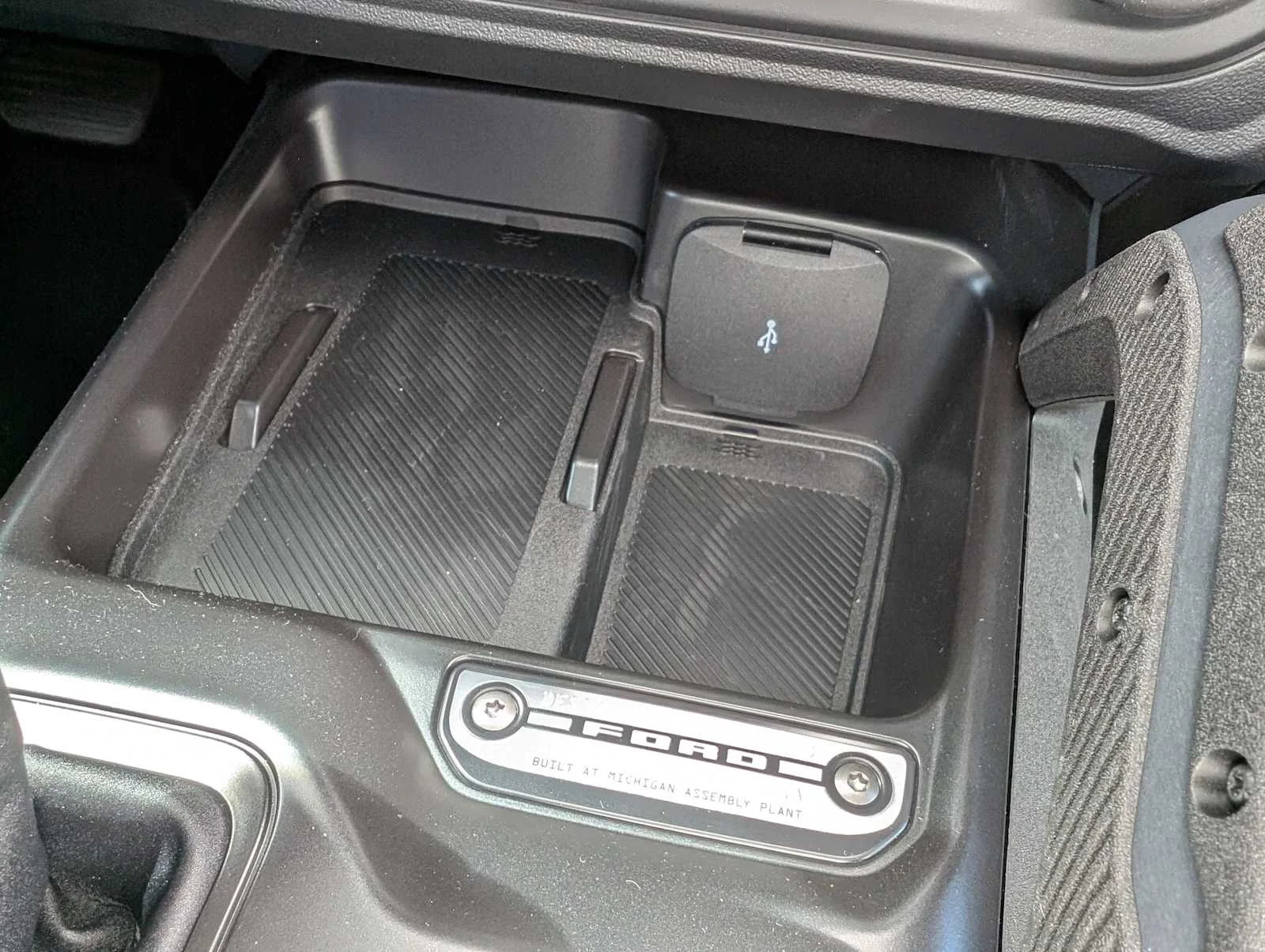 New 2026 Avalanche Gray Ford Badlands® image 25