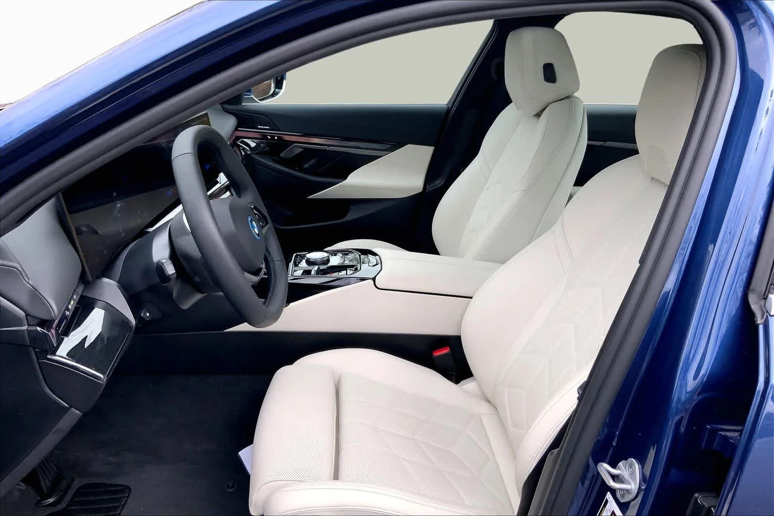 Used 2026 Phytonic Blue Metallic BMW xDrive40 image 8