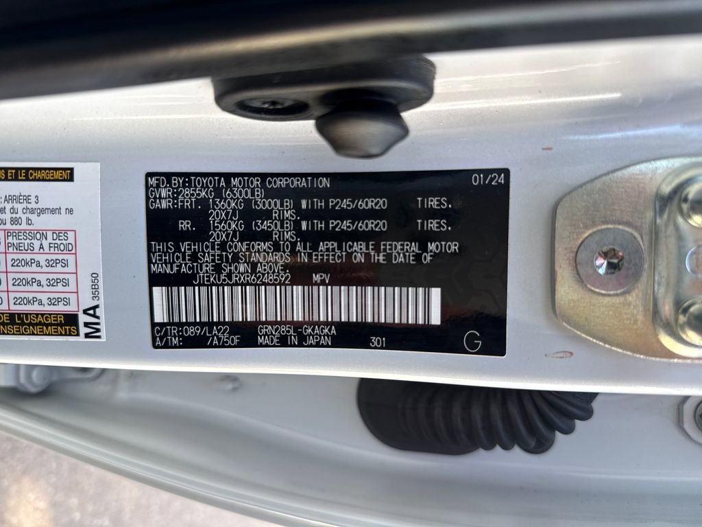Used 2024  Toyota Limited image 30
