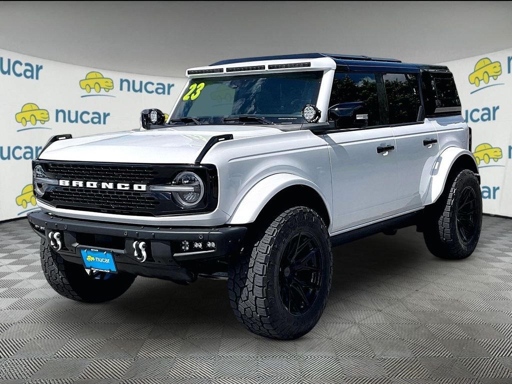Used 2023 Oxford White Ford Badlands image 3