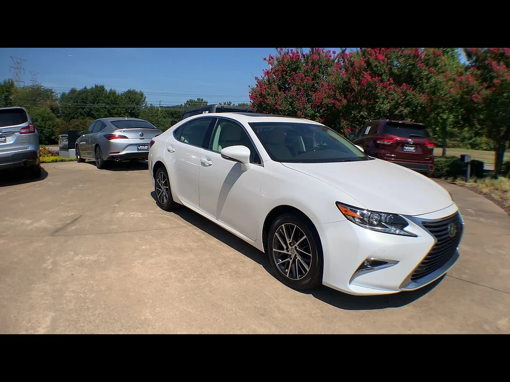 Used 2018 Eminent White Pearl Lexus 350 image 2