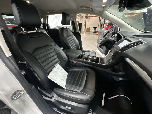 Used 2020 White Ford SEL image 32