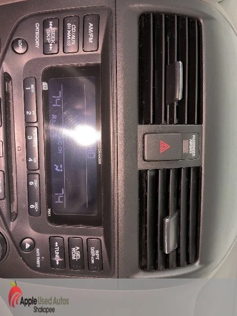 Used 2005 White Honda EX-L image 17