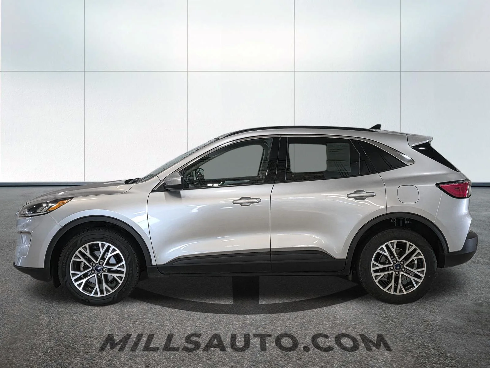 Used 2020 Silver Ford SEL image 3