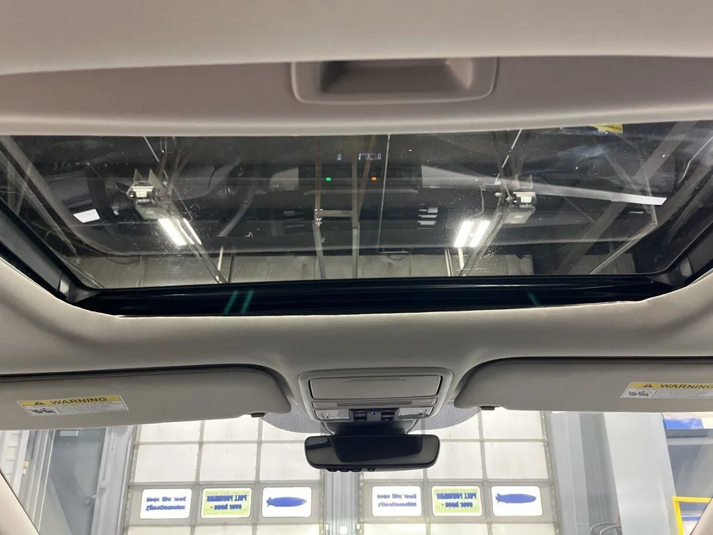 Used 2026 Platinum White Pearl Honda EX-L image 29
