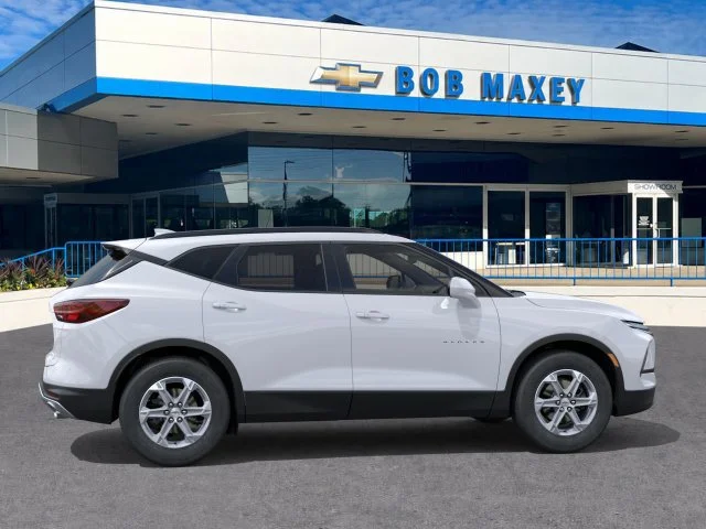 New 2026 Summit White Chevrolet 2LT image 5
