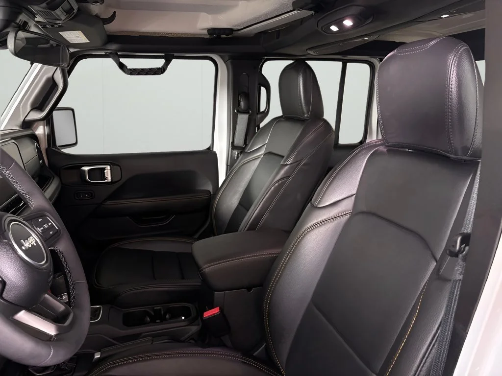 Used 2025 White Jeep High Tide image 13