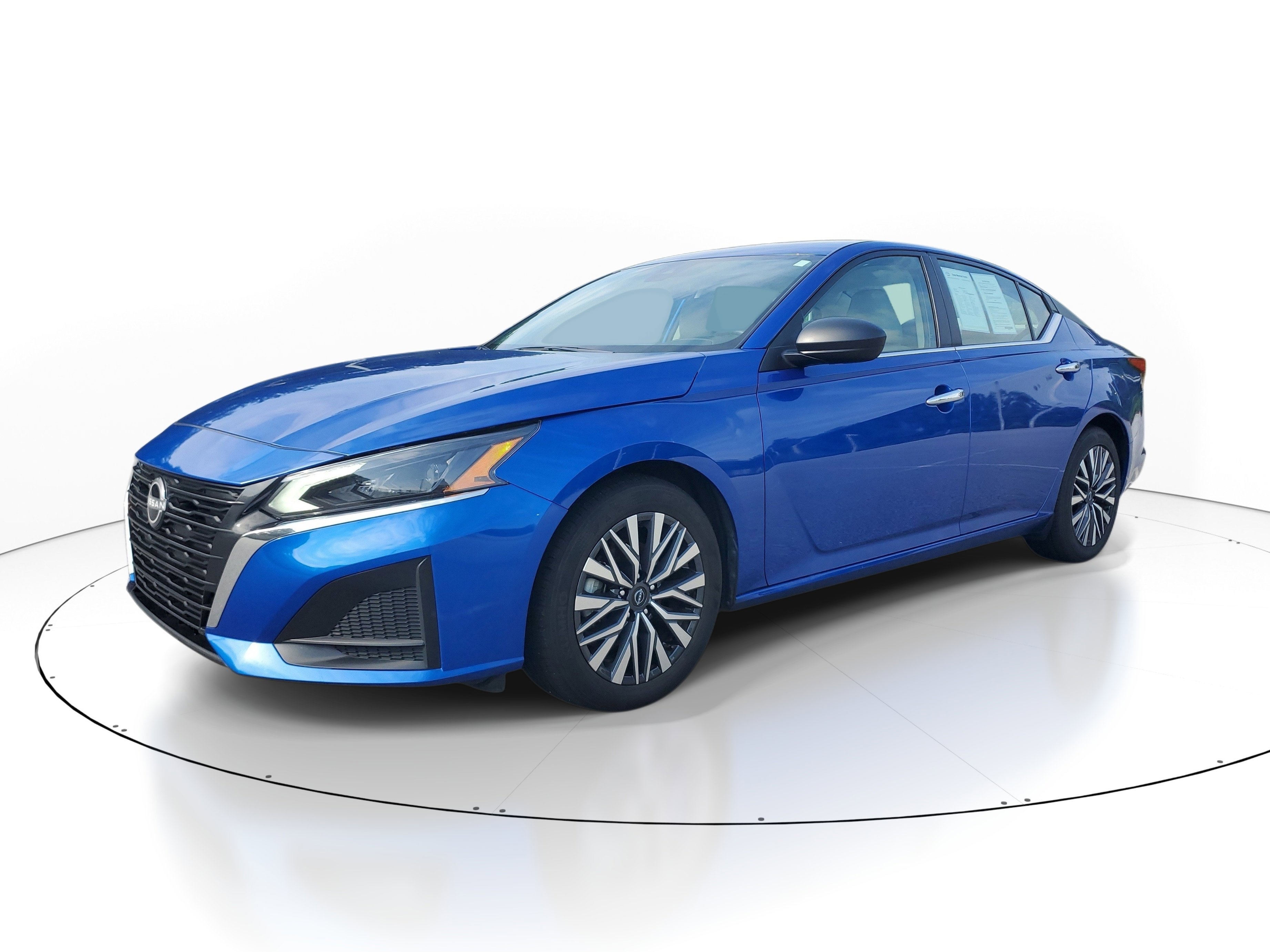 Used 2025 Blue Nissan 2.5 SV image 2