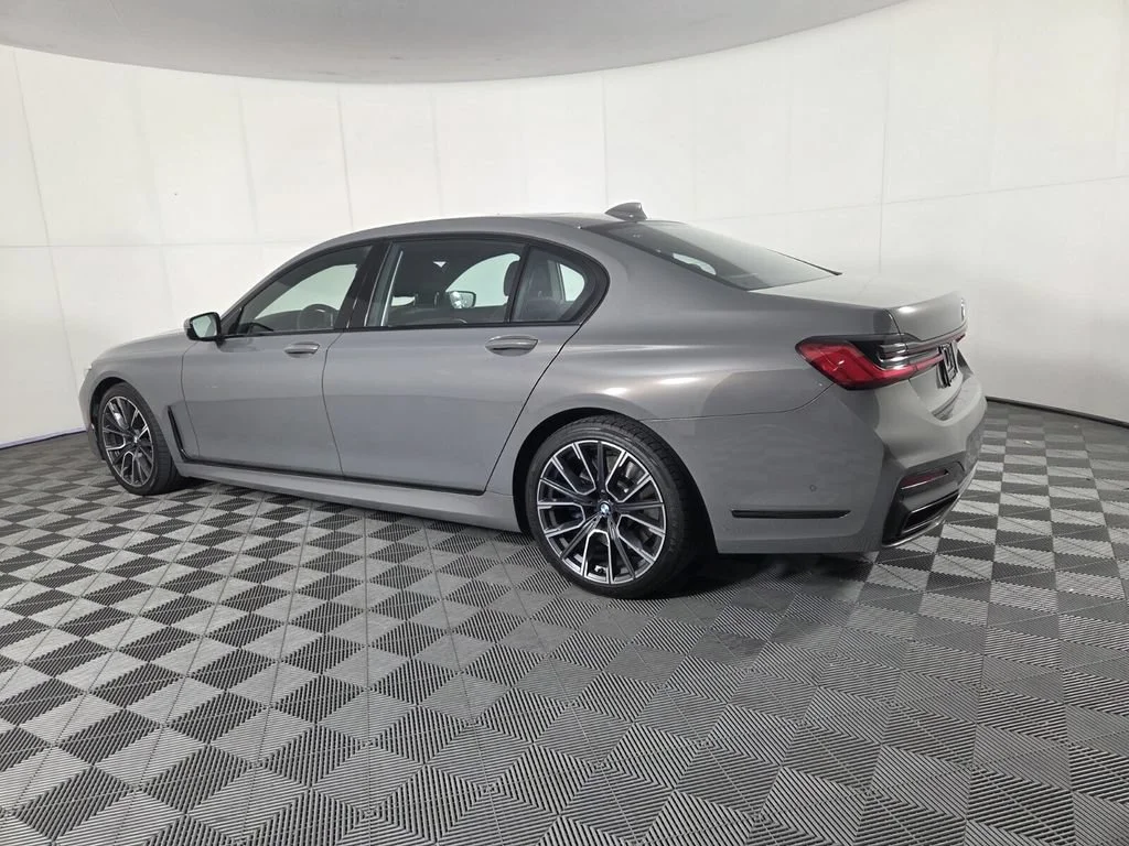 Used 2022 Bernina Grey Amber Effect Metallic BMW 740i image 7
