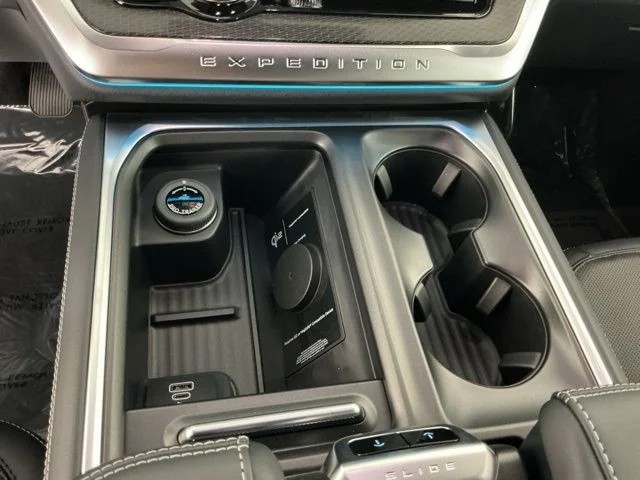 New 2027 Agate Black Metallic Ford Platinum image 21