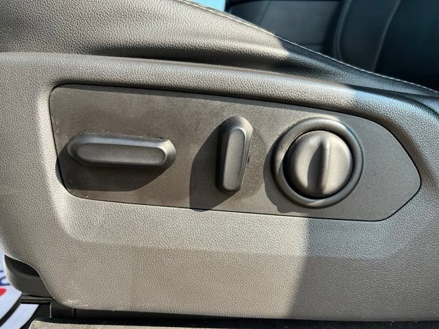Used 2019 QUICKSILVER METALLIC GMC SLT image 17