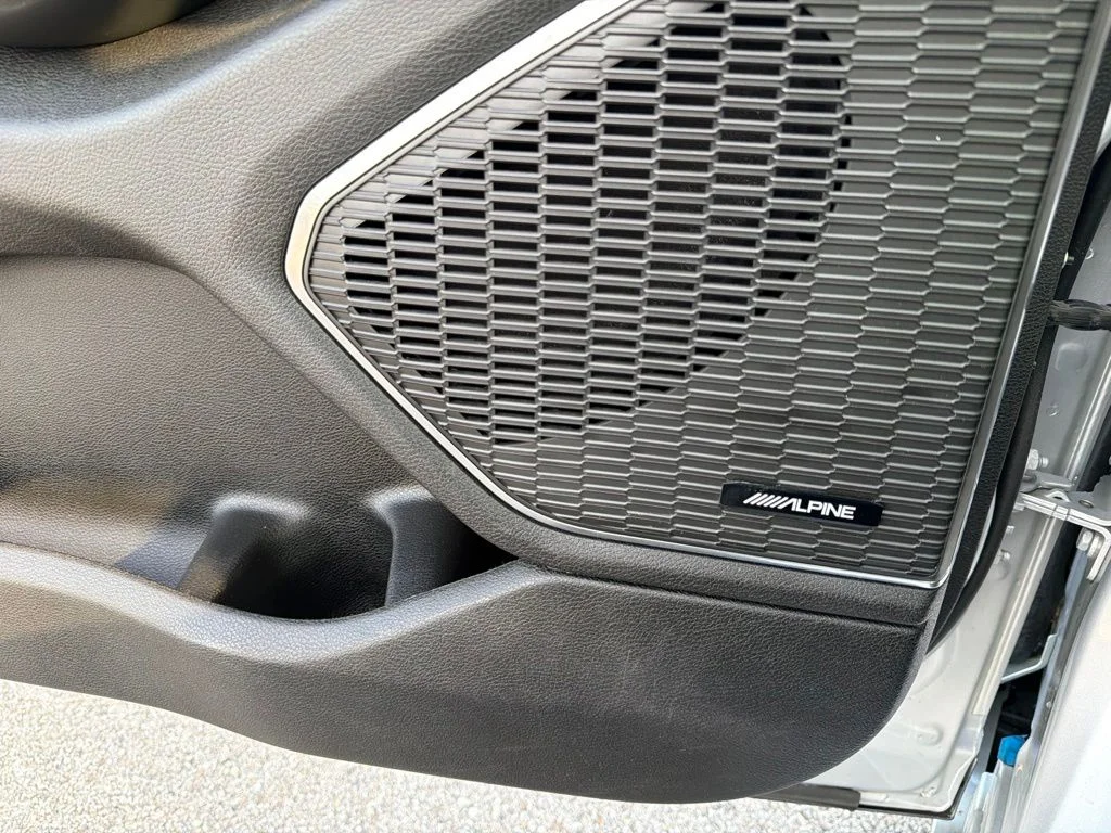 Used 2024 Silver Jeep Summit image 18