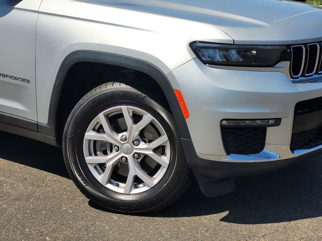 Used 2021 Silver Jeep Limited image 9