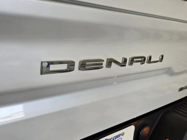 Used 2024 White Frost Tricoat GMC Denali Ultimate image 7