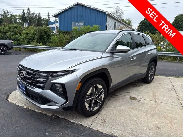 Certified Used 2025 Silver Hyundai SEL image 4