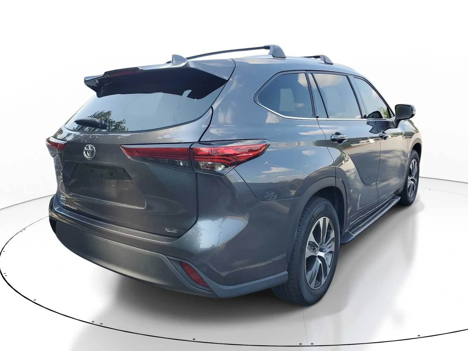 Used 2021 Magnetic Gray Metallic Toyota XLE image 10