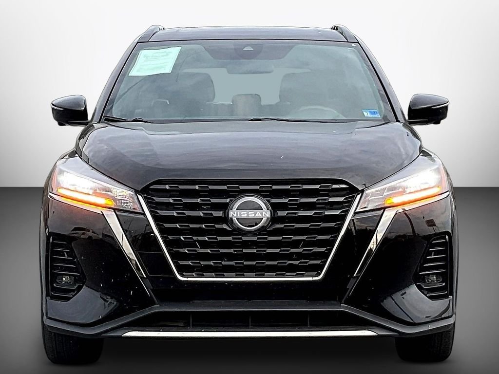 Used 2024 Black Nissan SR image 2