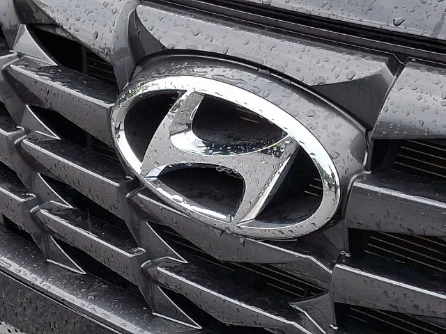 Used 2023 Black Hyundai SEL image 31