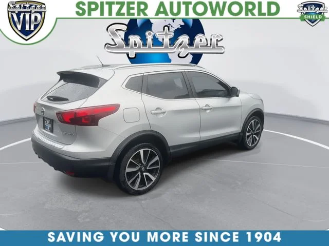 Used 2018 Silver Nissan SL image 10