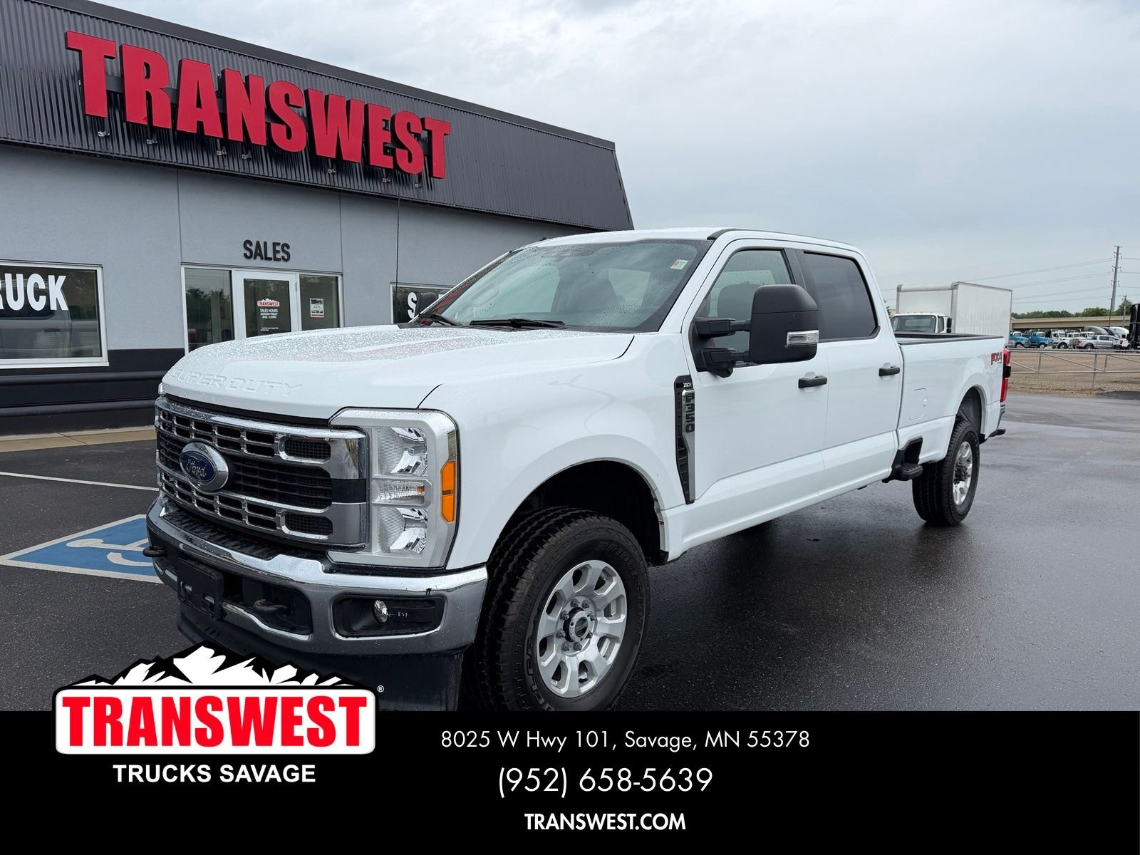 Used 2023  Ford XLT image 1