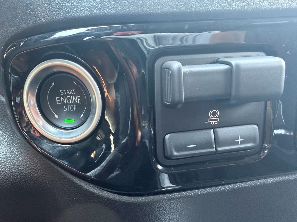Used 2025 Black Chevrolet RST image 25