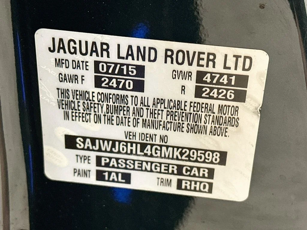 Used 2016  Jaguar R image 31