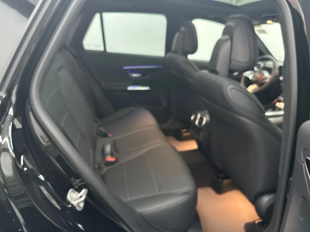 New 2027 Black Mercedes-Benz GLC 300 image 23