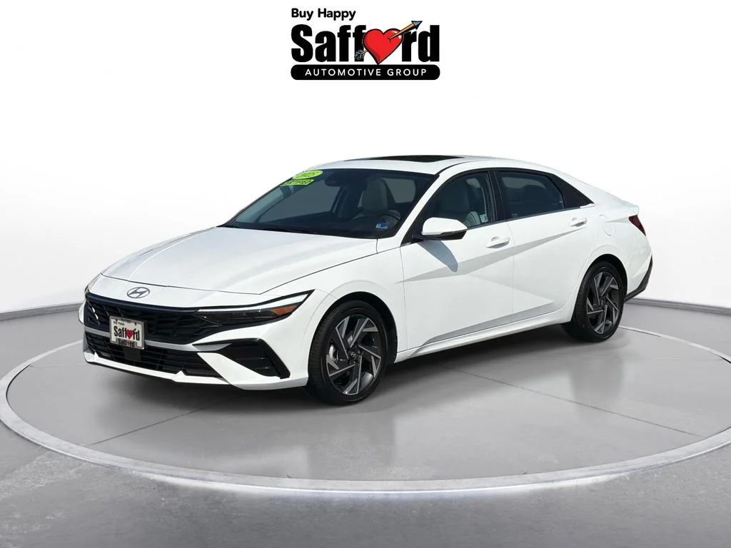 Used 2025 White Hyundai Limited image 1