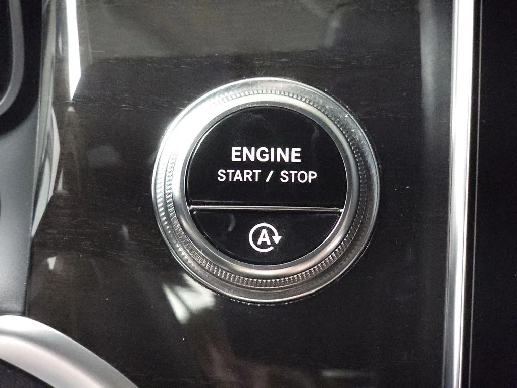Certified Used 2026 Polar White Mercedes-Benz GLC 300 image 15