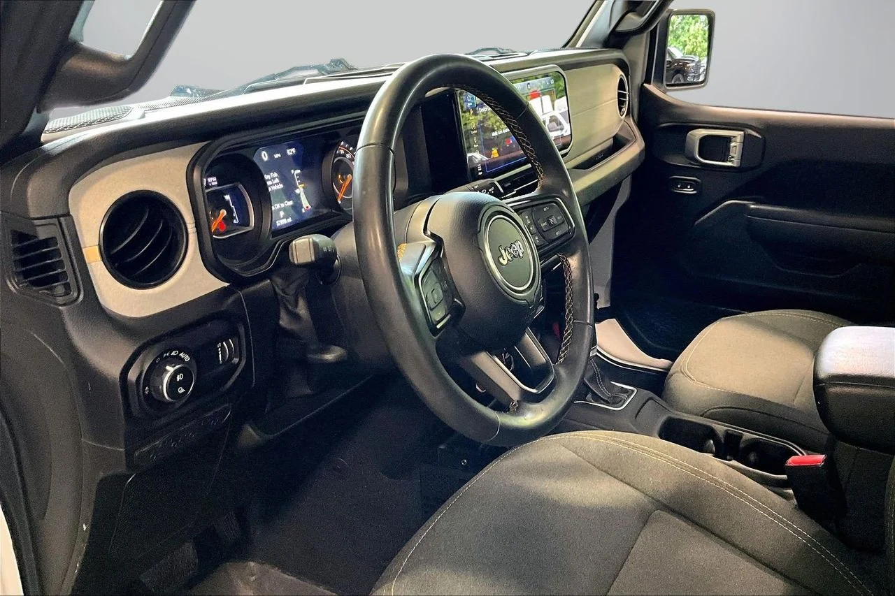 Used 2024 White Jeep Willys image 18