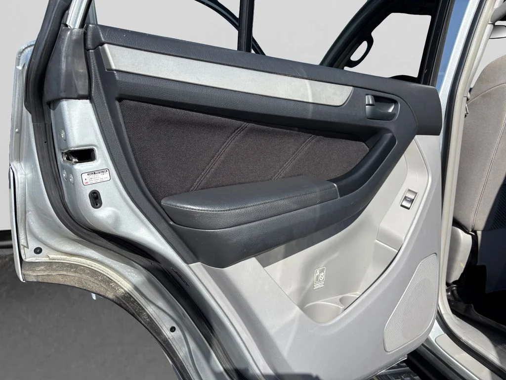 Used 2008 Silver Toyota SR5 image 41